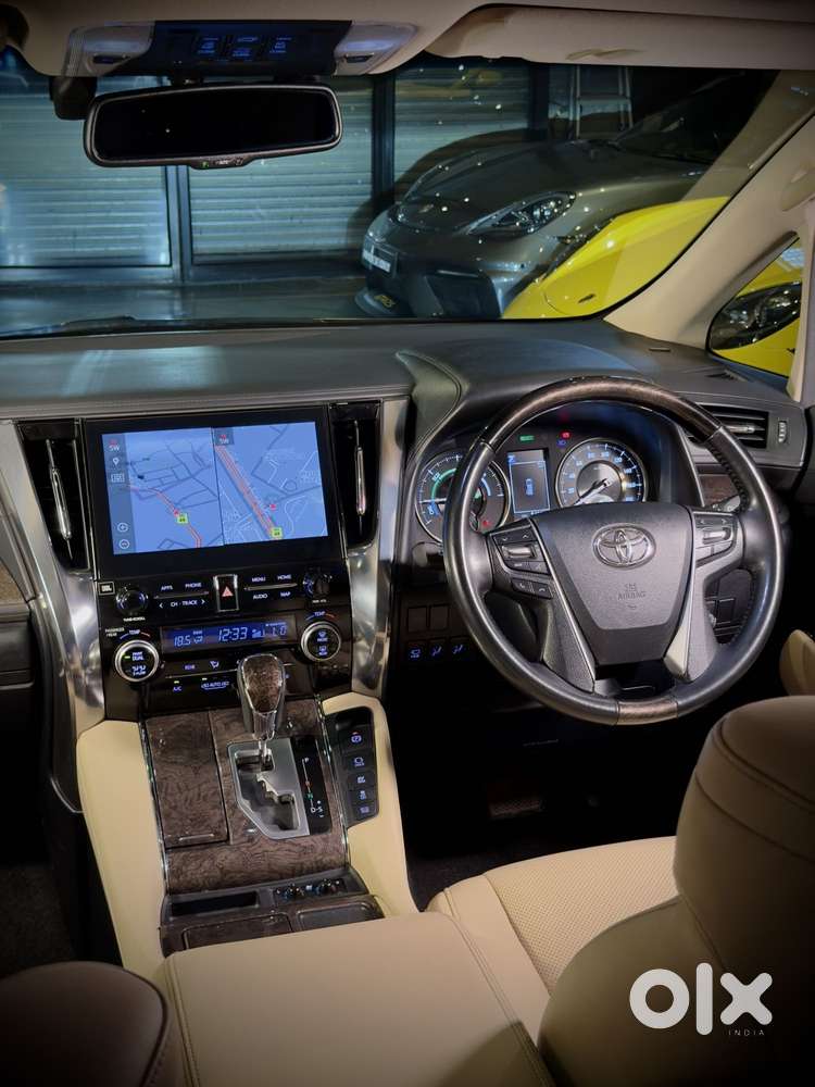 Toyota Vellfire Vip – Executive Lounge, 2023, Petrol