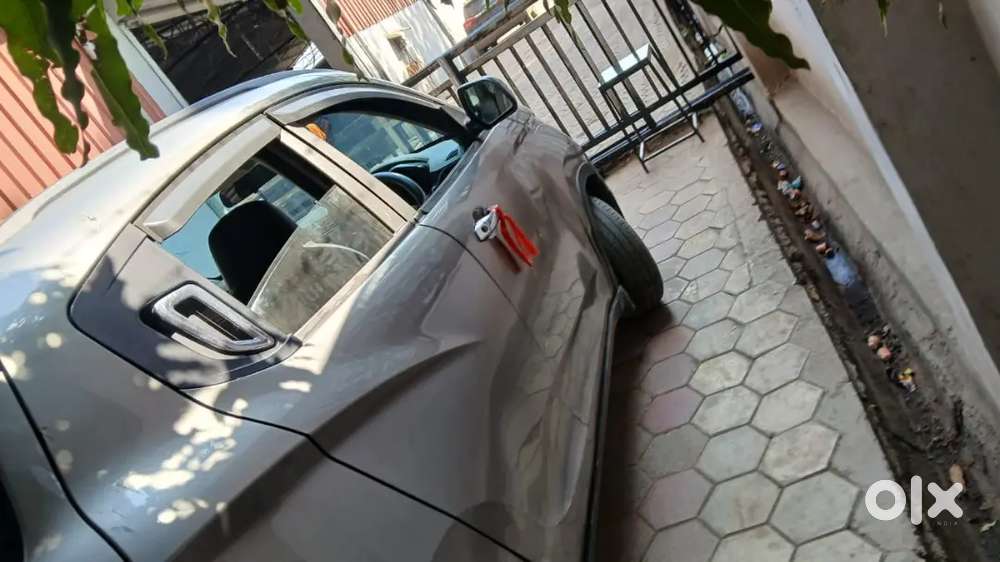 Mahindra Kuv 100 2017