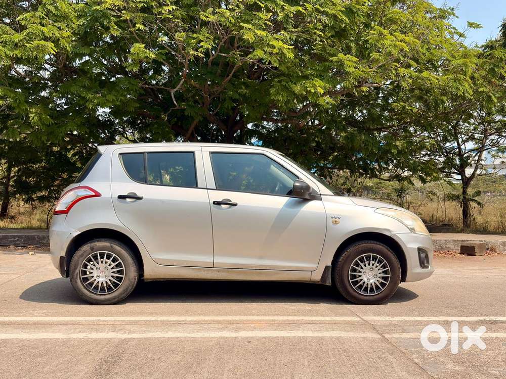 Maruti Suzuki Swift Lxi Optional-o, 2017, Petrol