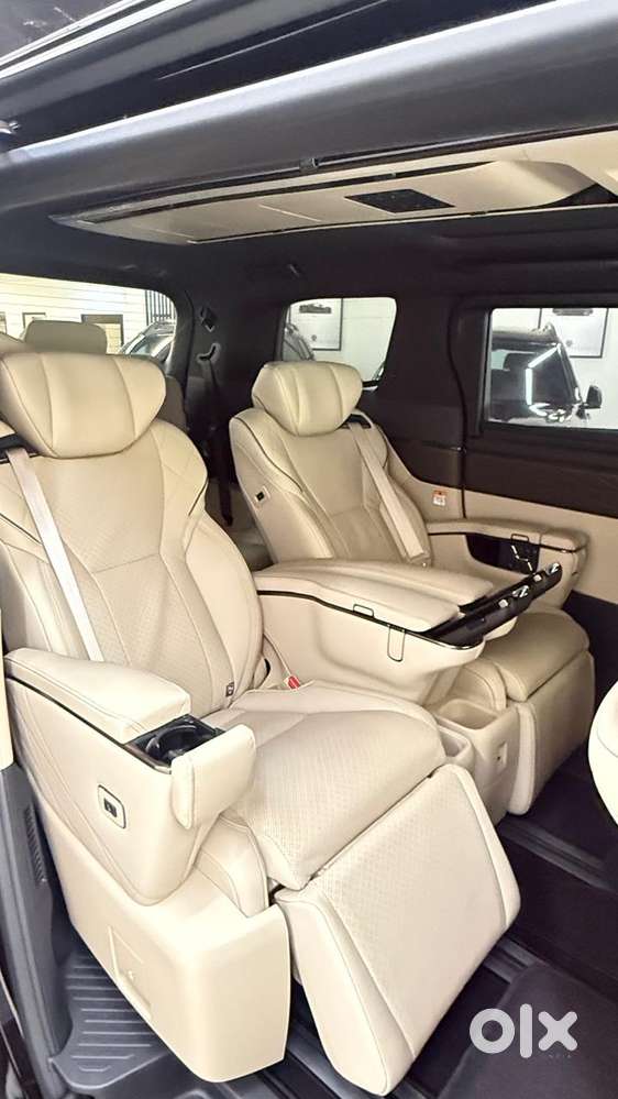 Toyota Vellfire 2.5 Executive Lounge, 2025, Petrol