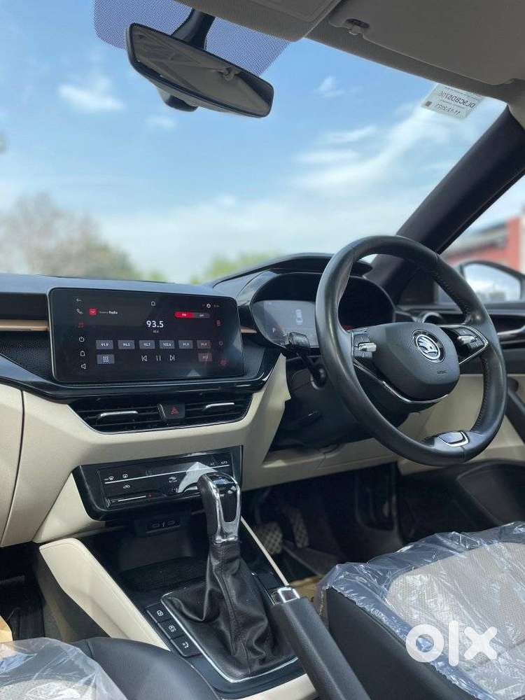 Skoda Slavia 1.5 Tsi Style At, 2023, Petrol