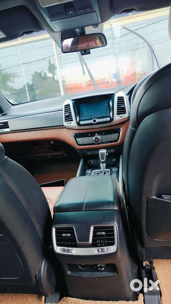 Mahindra Alturas G4 2019