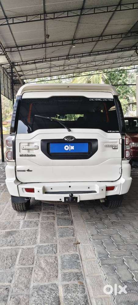 Mahindra Scorpio S10, 2015, Diesel