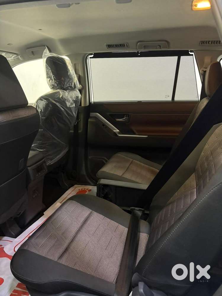 Toyota Innova Hycross 2026 Petrol 0 Km Driven