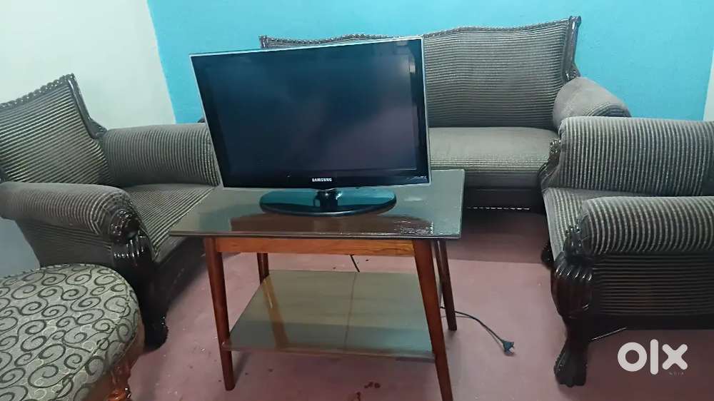 SAMSUNG 32 INCH T.V