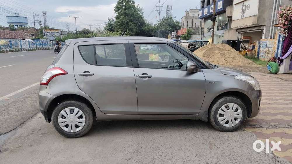 Maruti Suzuki Swift Vxi + Manual, 2017, Petrol