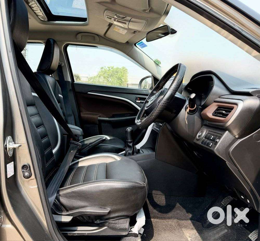 Maruti Suzuki Brezza 1.5 Zxi Smart Hybrid, 2023, Petrol