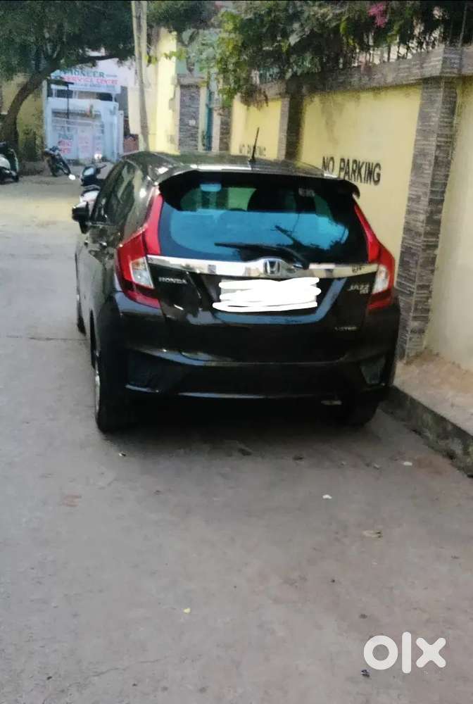 Honda Jazz Vx 2016 With Complete Showroom Track