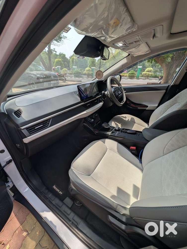 Tata Nexon Ev 2025 , Just 4 Month, Top End Model, Self Driven , Mint
