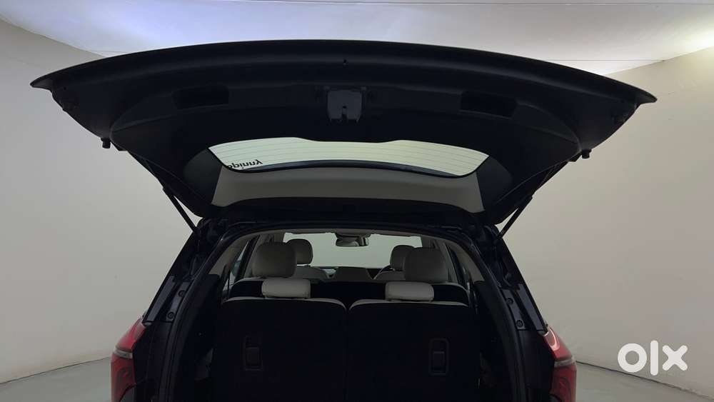 Mahindra Xuv700 2.0 Ax 7 Petrol At Luxury Pack Str, 2024, Petrol