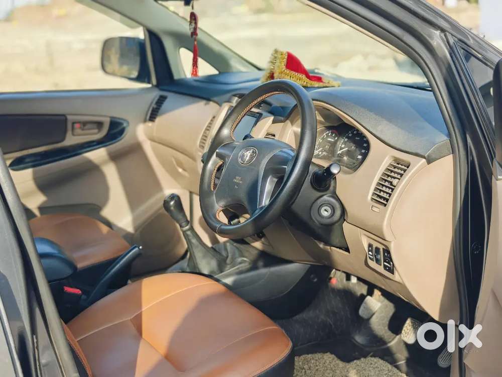 Toyota Innova 2.5 G 8-seater 2015
