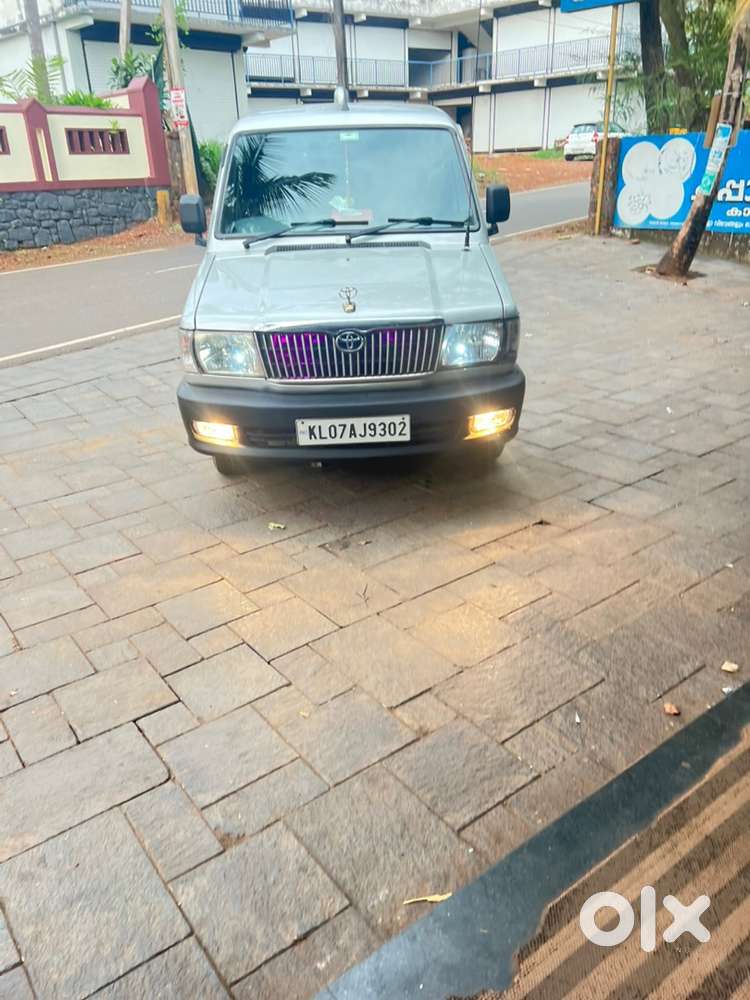 Toyota Qualis 2002