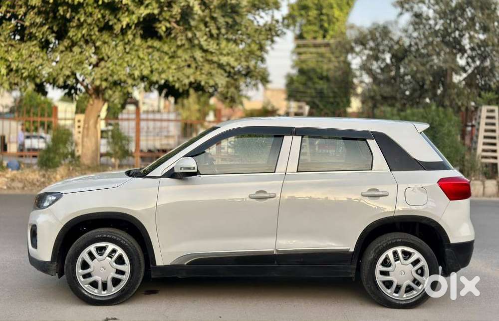 Maruti Suzuki Brezza 1.5 Lxi Smart Hybrid, 2022, Petrol