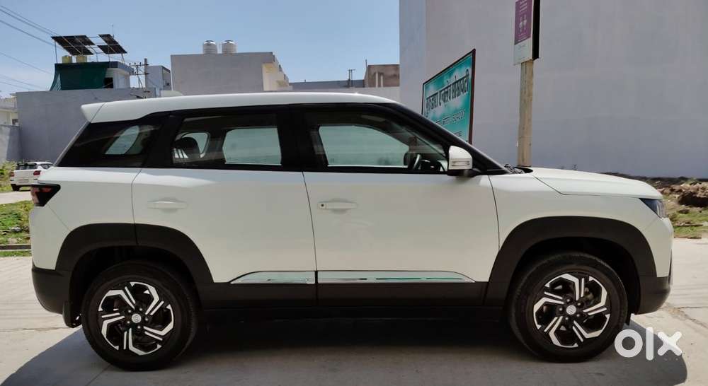 Maruti Suzuki Brezza 1.5 Vxi Smart Hybrid, 2022, Petrol