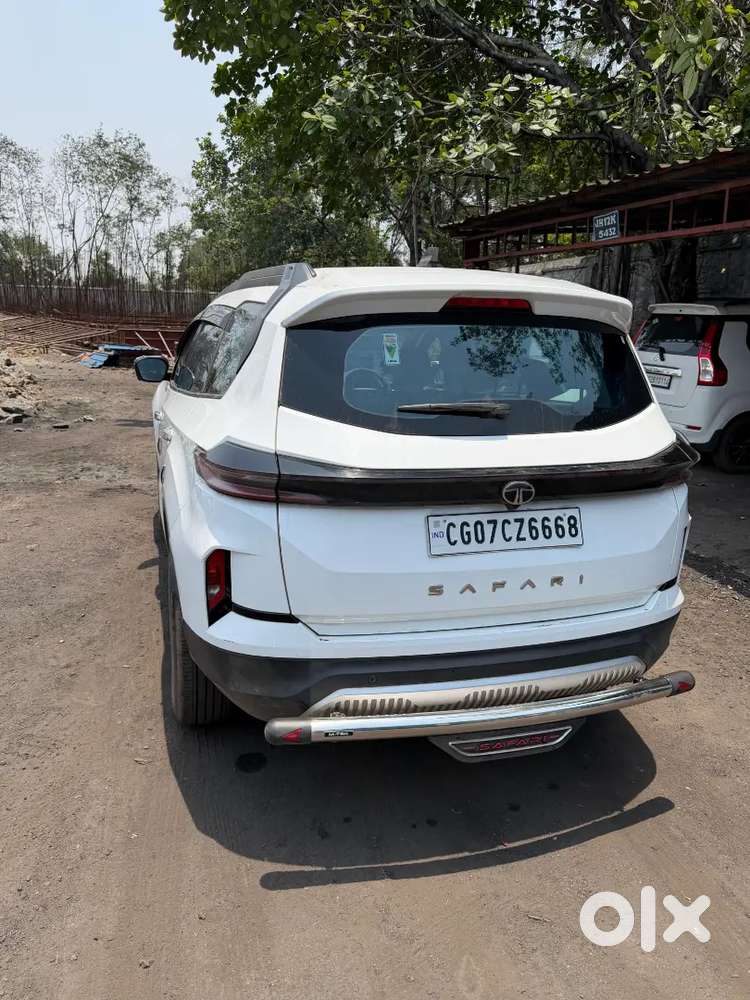 Tata Safari Pure Plus Diesel 2025