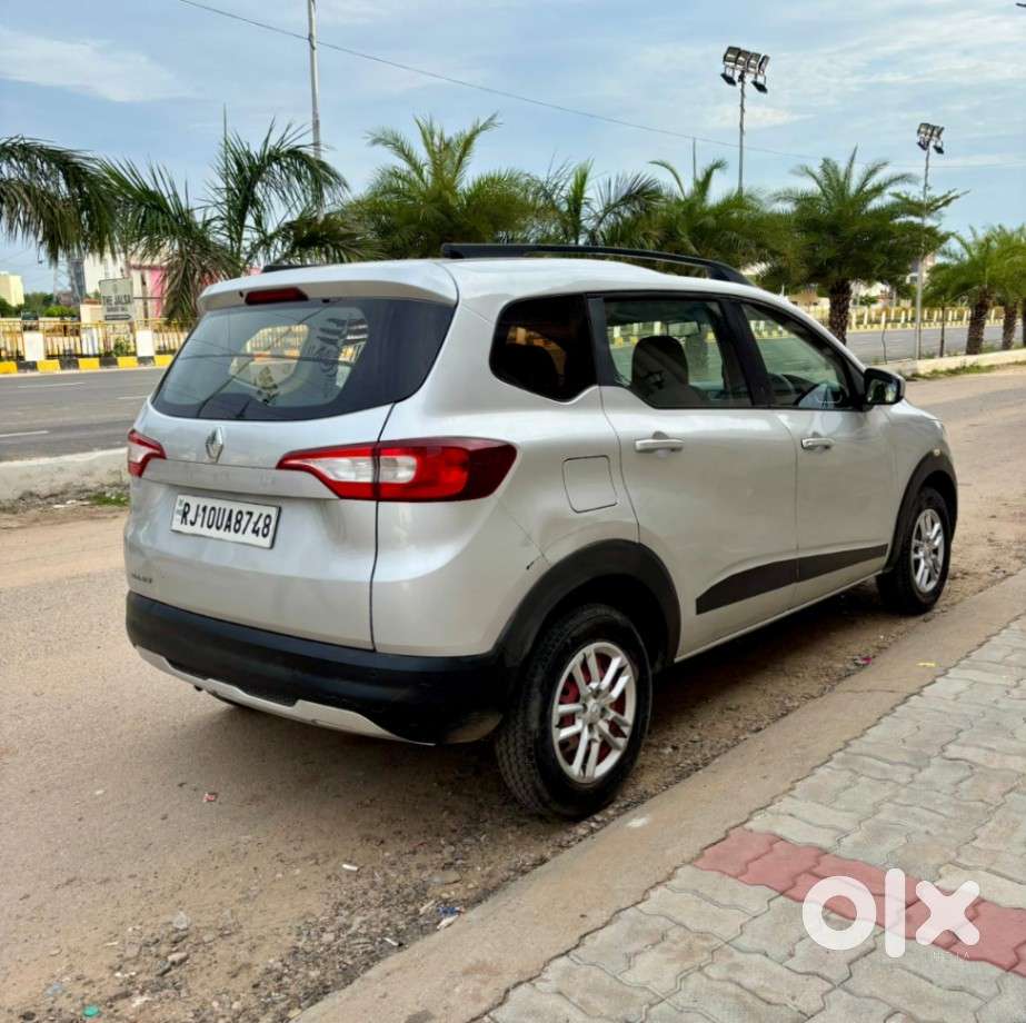 Renault Triber Rxt, 2022, Petrol