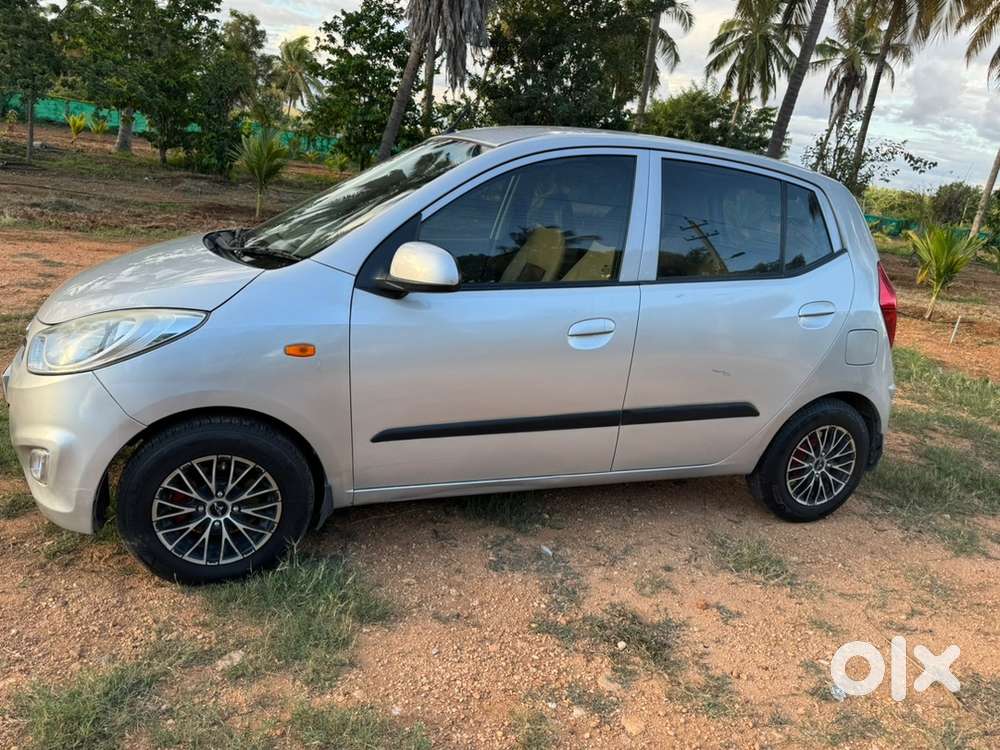 Hyundai  I10 Sportz  Petrol Manual 2015 Register Registered In2016