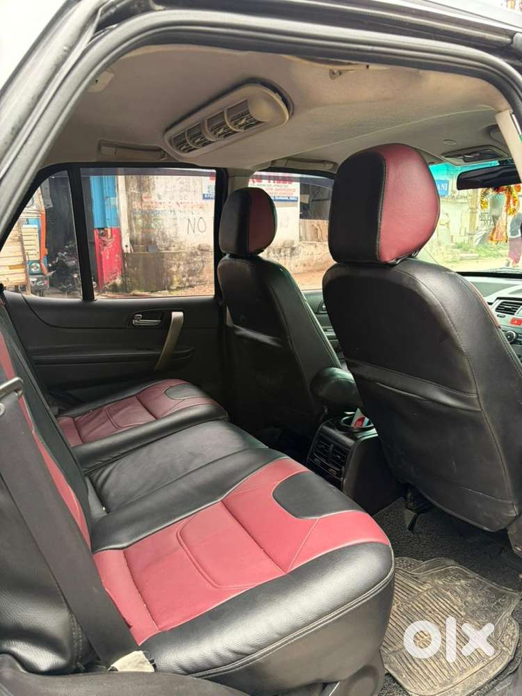 Tata Safari Storme Ex