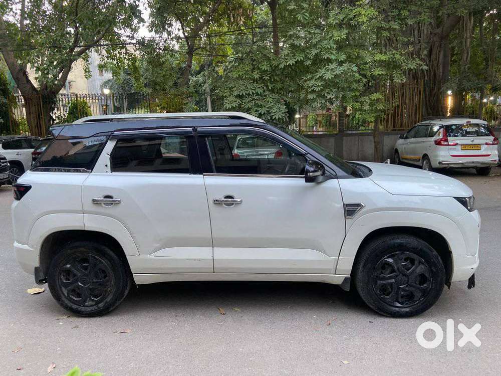Maruti Suzuki Brezza 1.5 Vxi At Smart Hybrid, 2024, Petrol