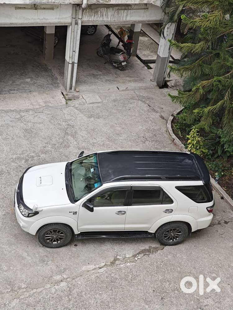 Toyota Fortuner Diesel 2011 Car