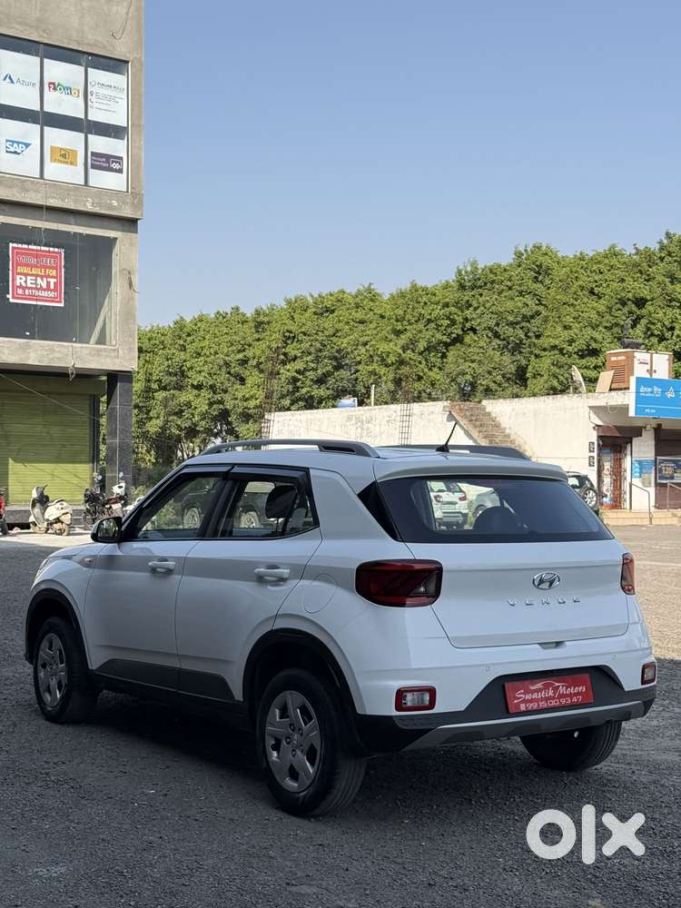 Hyundai Venue S Turbo, 2021, Petrol