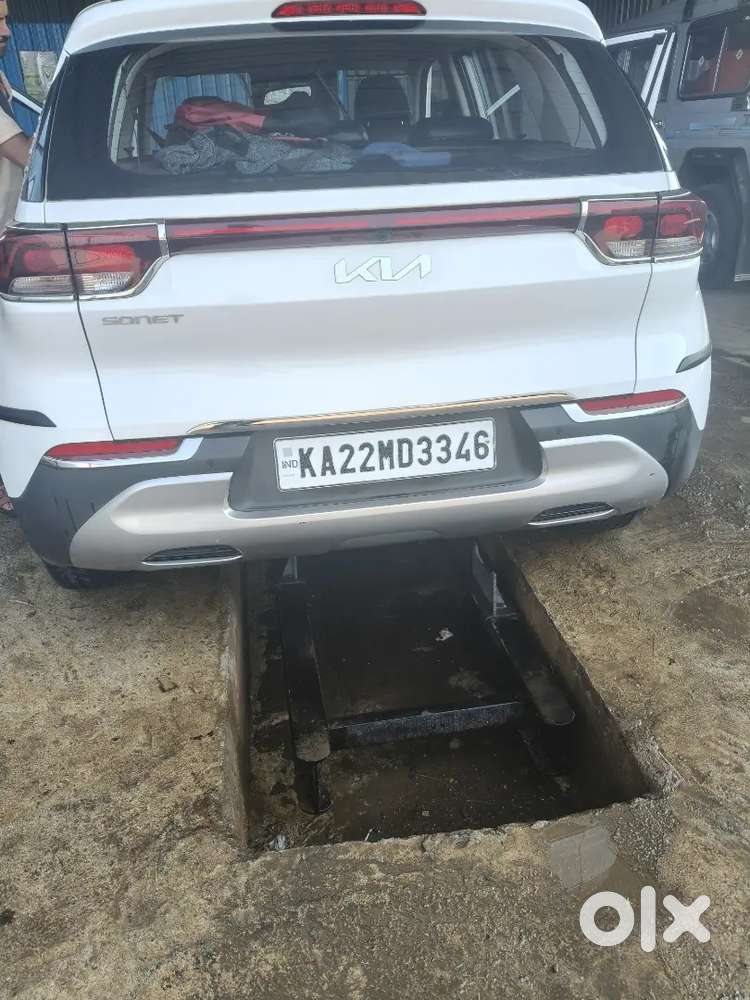 Kia Sonet 2023 Petrol 42000 Km Driven