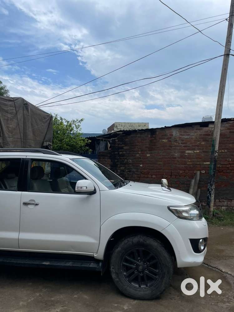 Toyota Fortuner Urgent Sale 2015(dec) Manual Diesel