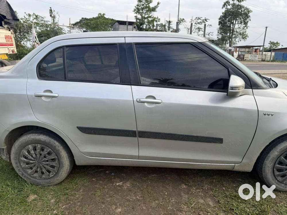 Maruti Suzuki Swift Dzire 2017 Petrol Good Condition One Handle Car