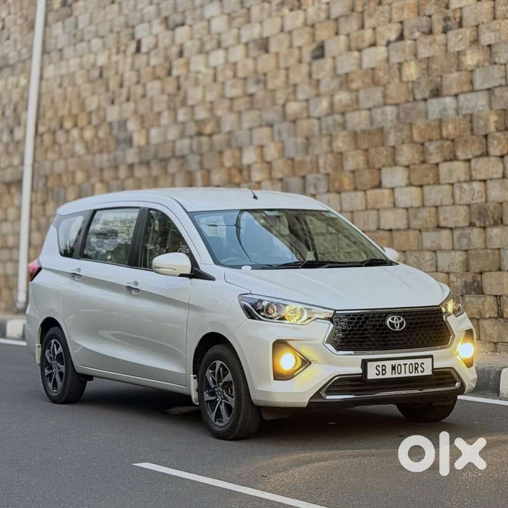 Toyota Rumion V Mt, 2025, Petrol