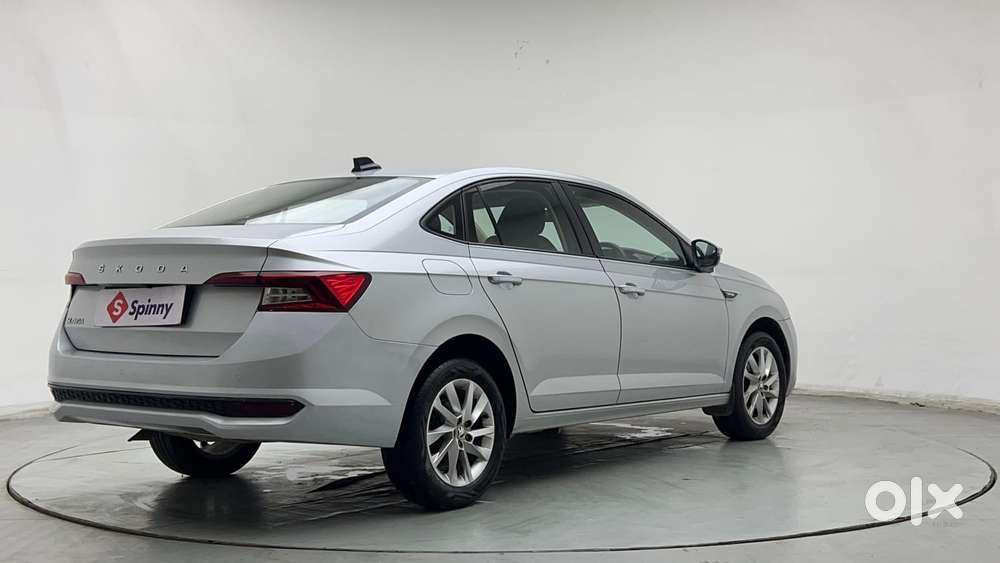 Skoda Slavia Ambition 1.0l Tsi At, 2022, Petrol