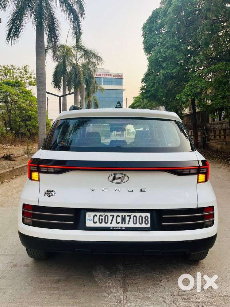 Hyundai Venue S(o) Knight Edition Mt, 2023, Petrol