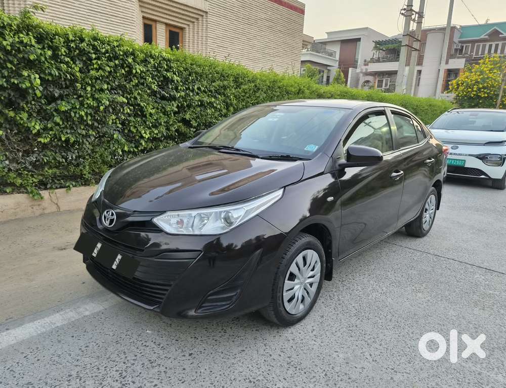 Toyota Yaris J Cvt, 2019, Petrol