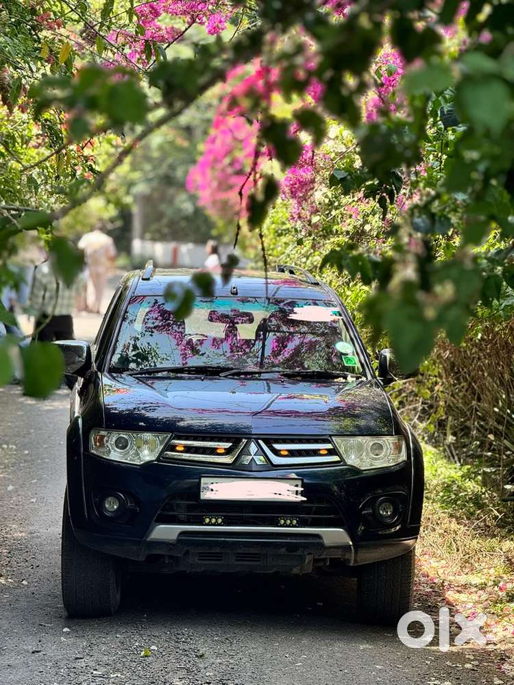 Mitsubishi Pajero Sport 2015 At, Excellent Condition Well Maintained
