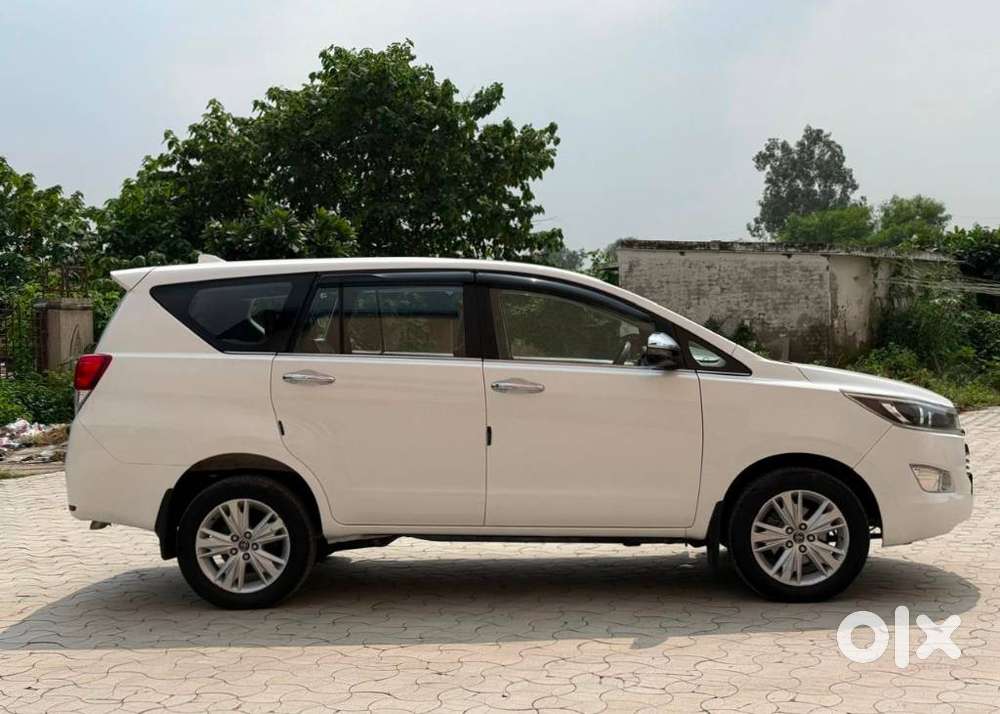 Toyota Innova Crysta 2.4 Zx Mt, 2017, Diesel