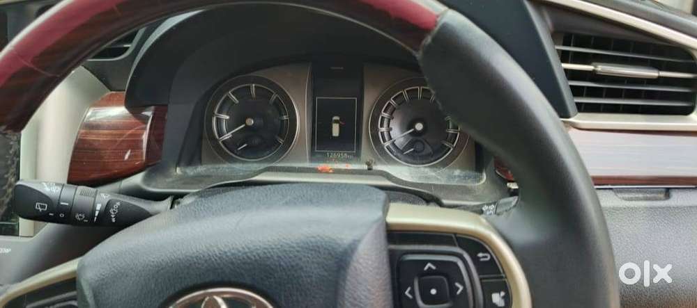 Toyota Innova Crysta 2016 Diesel 126000 Km Driven