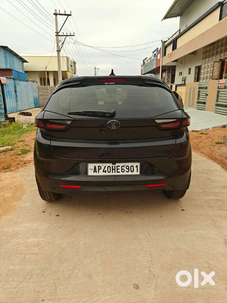 Tata Altroz Xza 2025