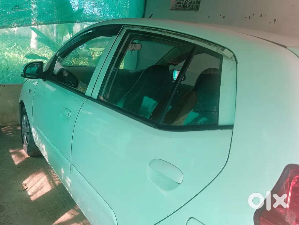 Hyundai I10 2011 Petrol 92000 Km Driven, In Good Condition