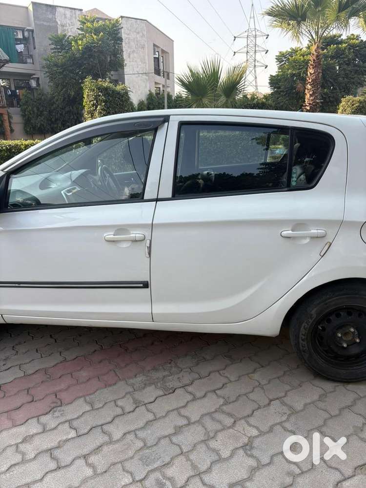 Hyundai I20 2013 Diesel 100000 Km Driven