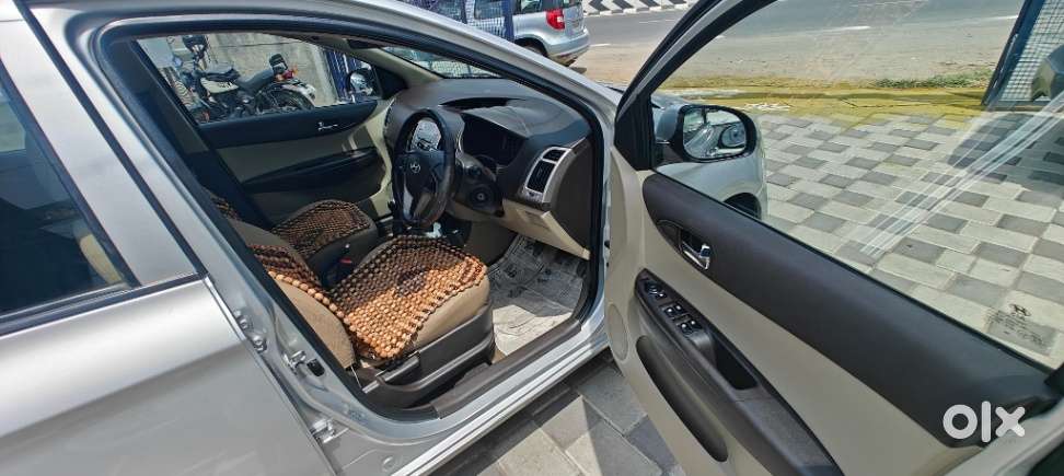 Hyundai I20 2010-2012 1.2 Sportz, 2011, Petrol