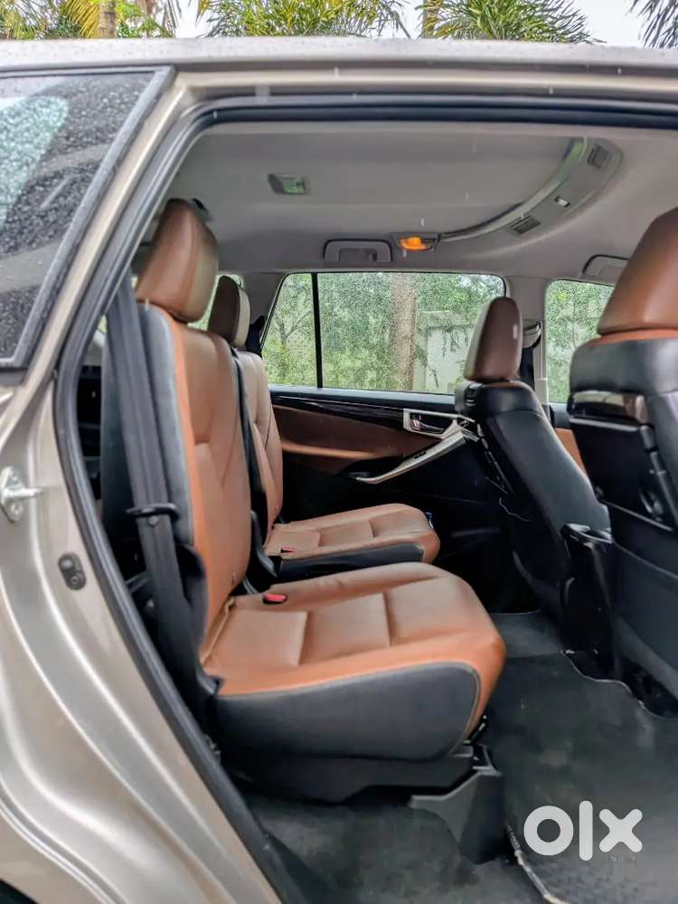 Toyota Innova Crysta 2.8 At Top 2016