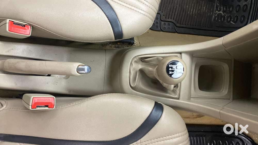 Maruti Suzuki Swift Dzire Vxi Optional, 2016, Petrol