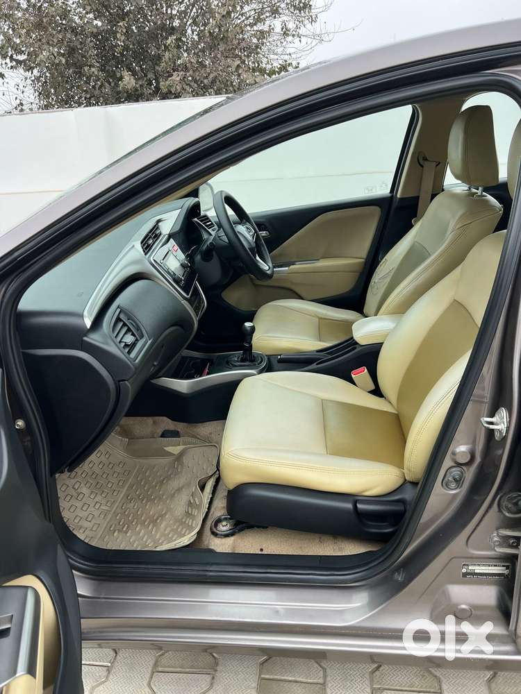 Honda City 1.5 V 5th Gen I-vtec Mt, 2015, Petrol