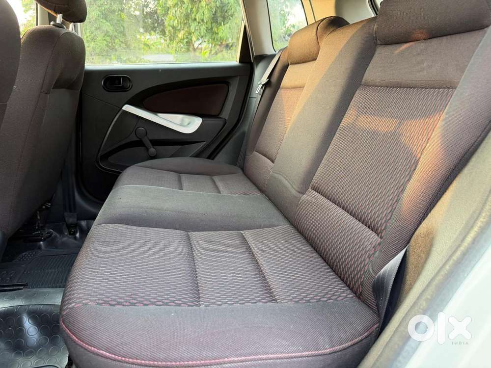 Ford Figo, 2012, Petrol