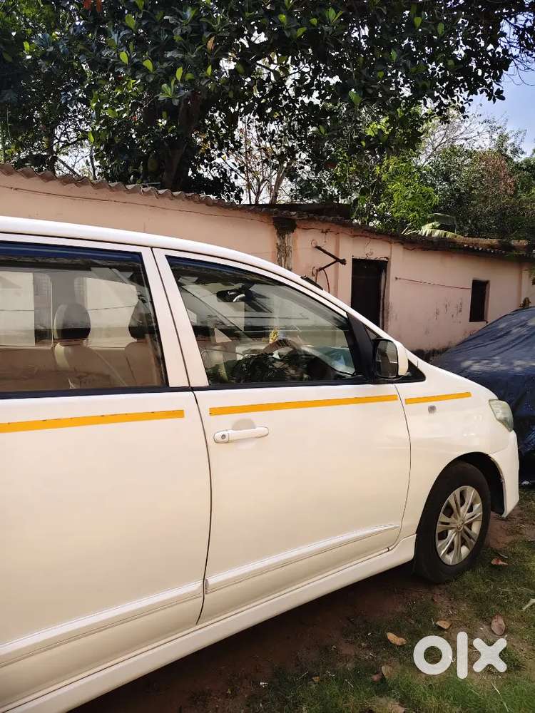 Toyota Innova 2015 Diesel Well Maintained And Excellent Condition