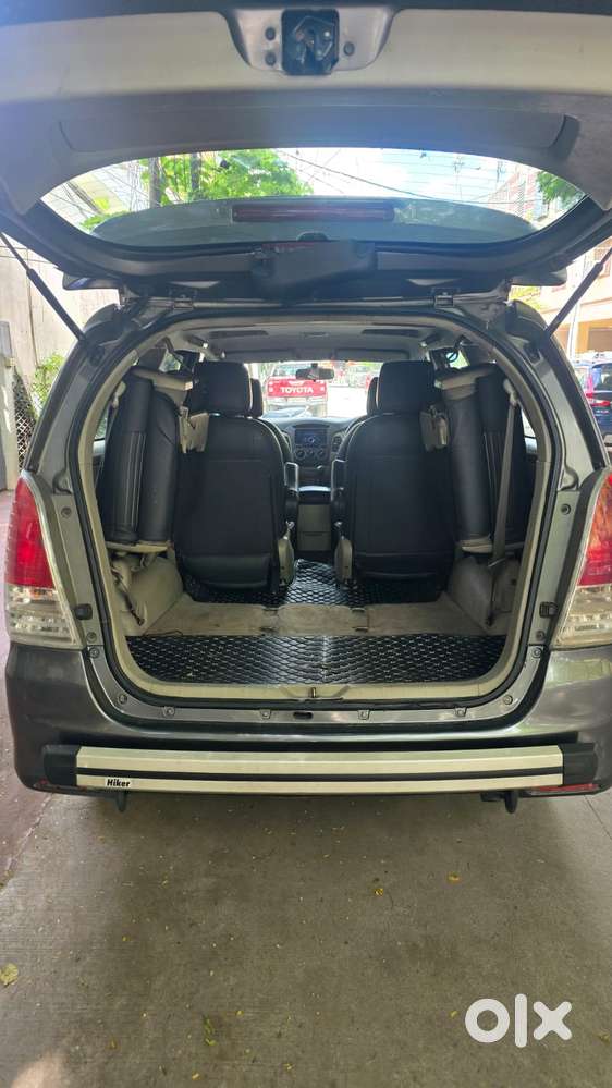 Toyota Innova 2.5 G (diesel) 7 Seater Bs Iv, 2011, Diesel