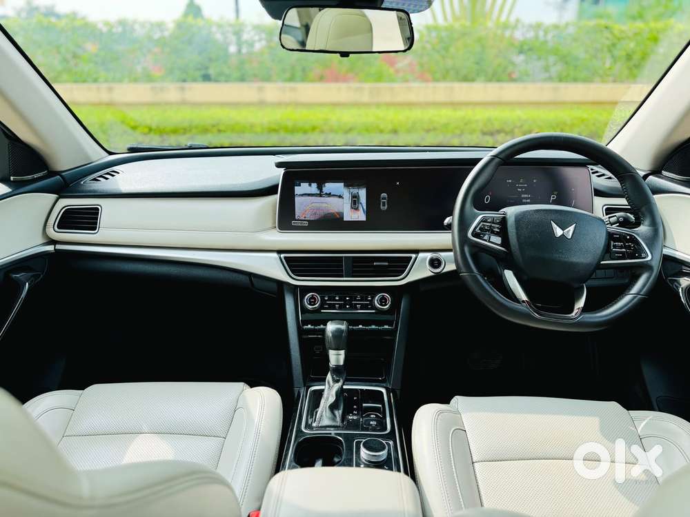 Mahindra Xuv700 Ax7 Luxury Pack Awd, 2023, Diesel