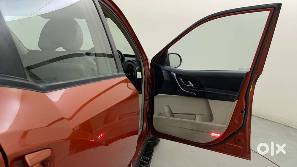 Mahindra Xuv500 W8 At, 2016, Diesel