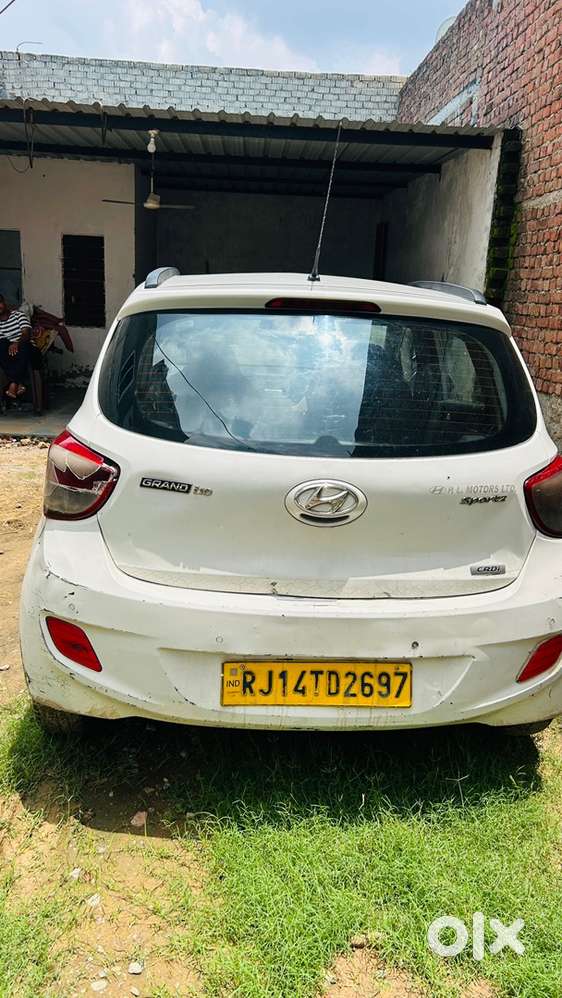 Hyundai Grand I10 2015 Diesel 280000 Km Driven