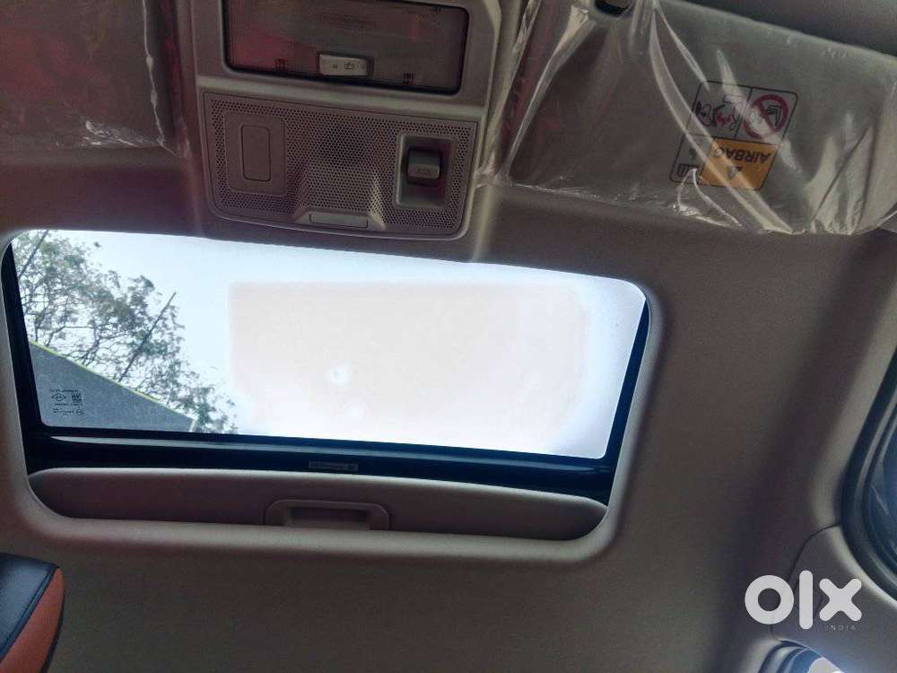 Tata Punch Creative Dual Tone Amt Sunroof, 2025, Petrol