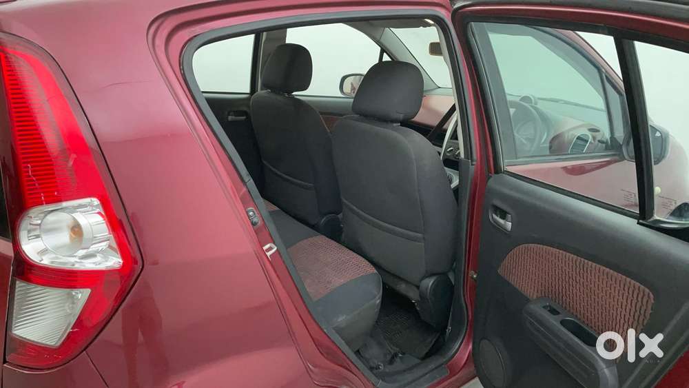 Maruti Suzuki Ritz Vxi, 2013, Petrol